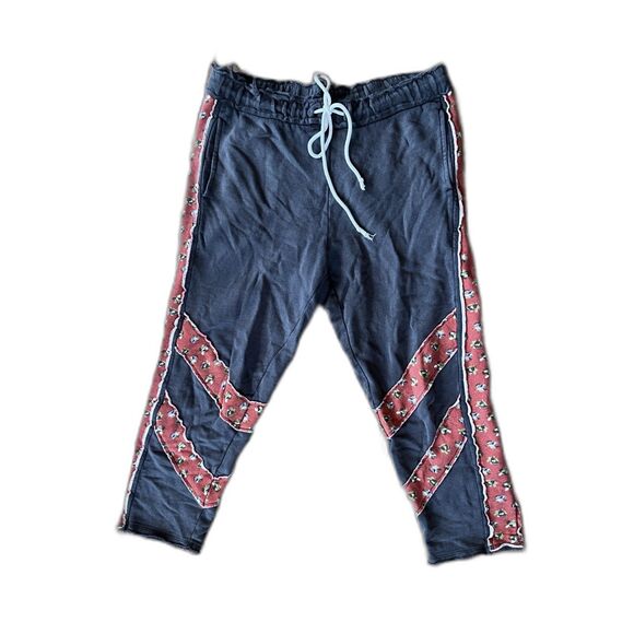 Free People Intimately Gray Stripe Pattern Boho Crop Sweatpants Women's Size XS - Picture 2 of 9